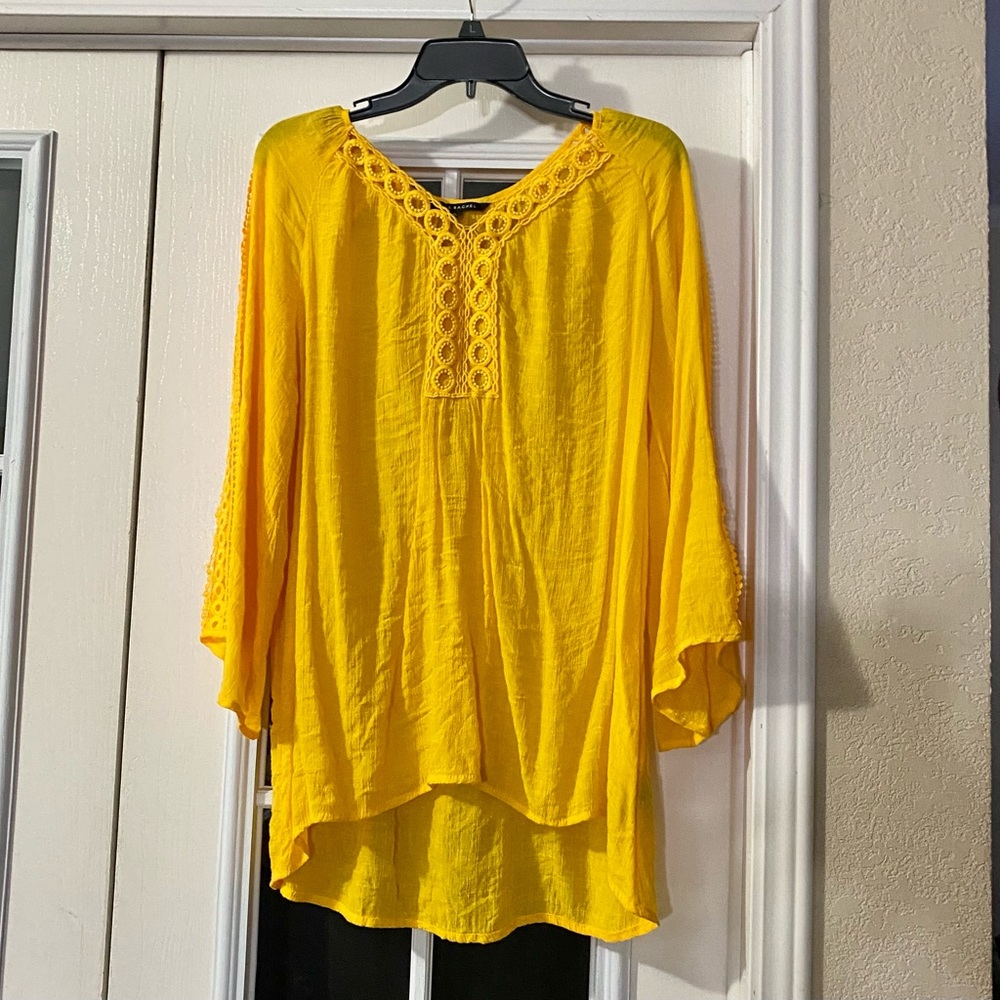 Ladies keyhole Long Sleeve